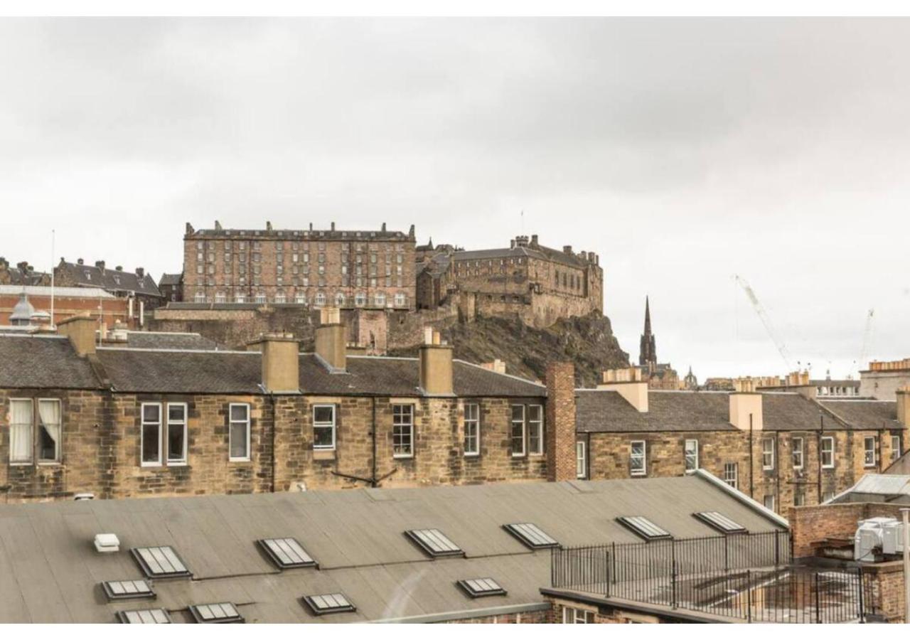 Joivy Elegant 3-bed Flat Near Castle Apartment *