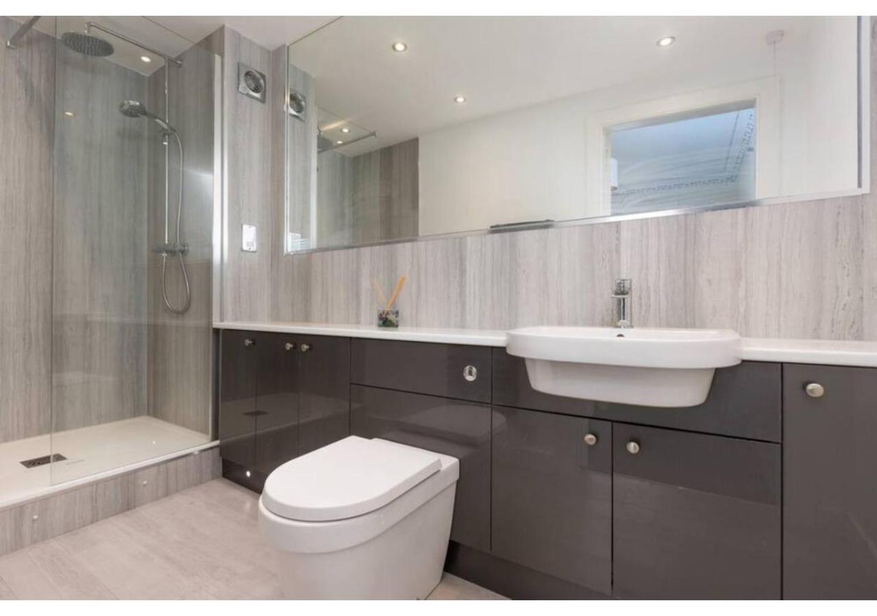Joivy Elegant 3-bed Flat Near Castle