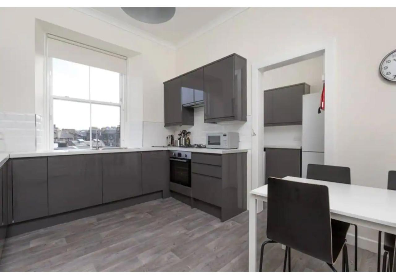 Apartment Joivy Elegant 3-bed Flat Near Castle *