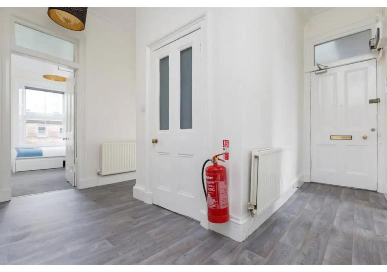 Apartment Joivy Elegant 3-bed Flat Near Castle *